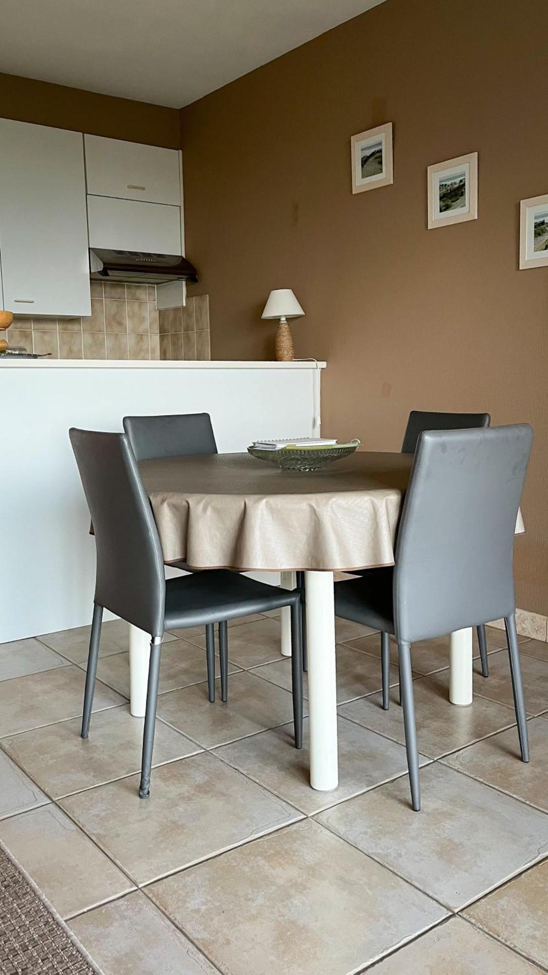 Superbe Studio Avec Une Magnifique Vue Sur La Mer. La Panne Extérieur photo
